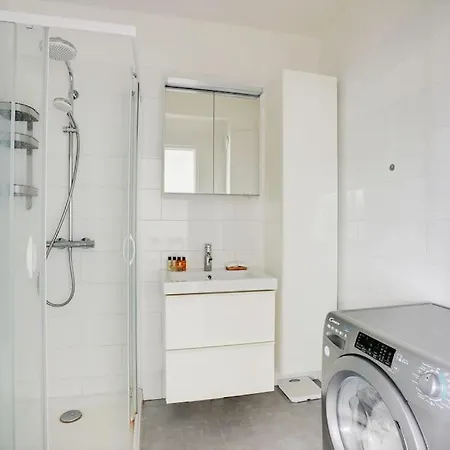 Spacieux Studio Avec Balcon Apartament